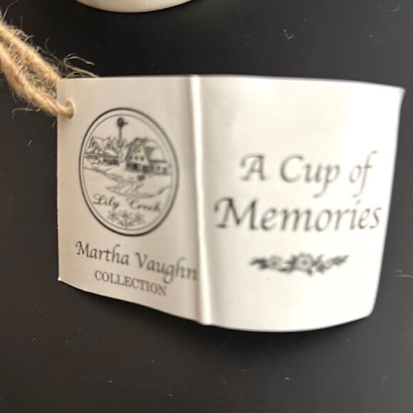NEW Lily Creek Martha Vaughn Collection A Cup of Memories Teapot Floral - Picture 7 of 10